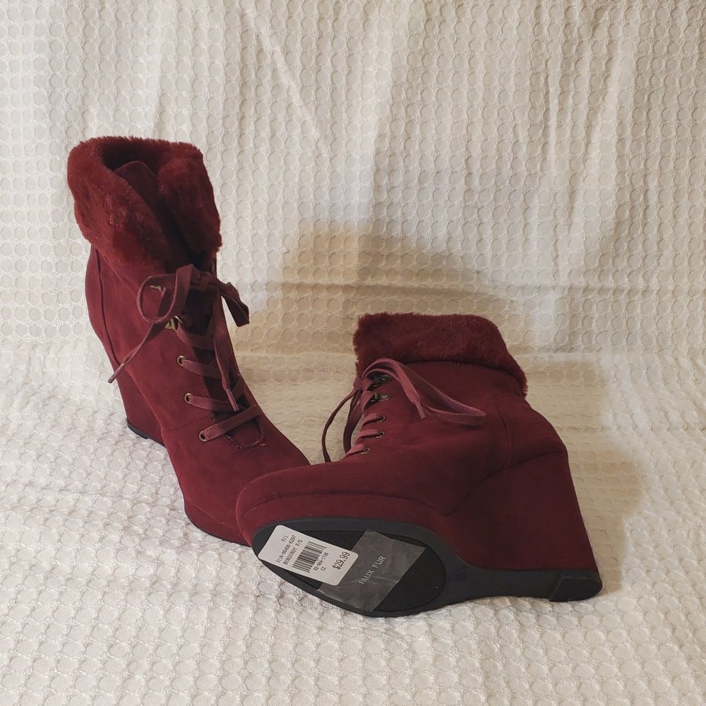 Wedged Ankle Boot Size 8.5